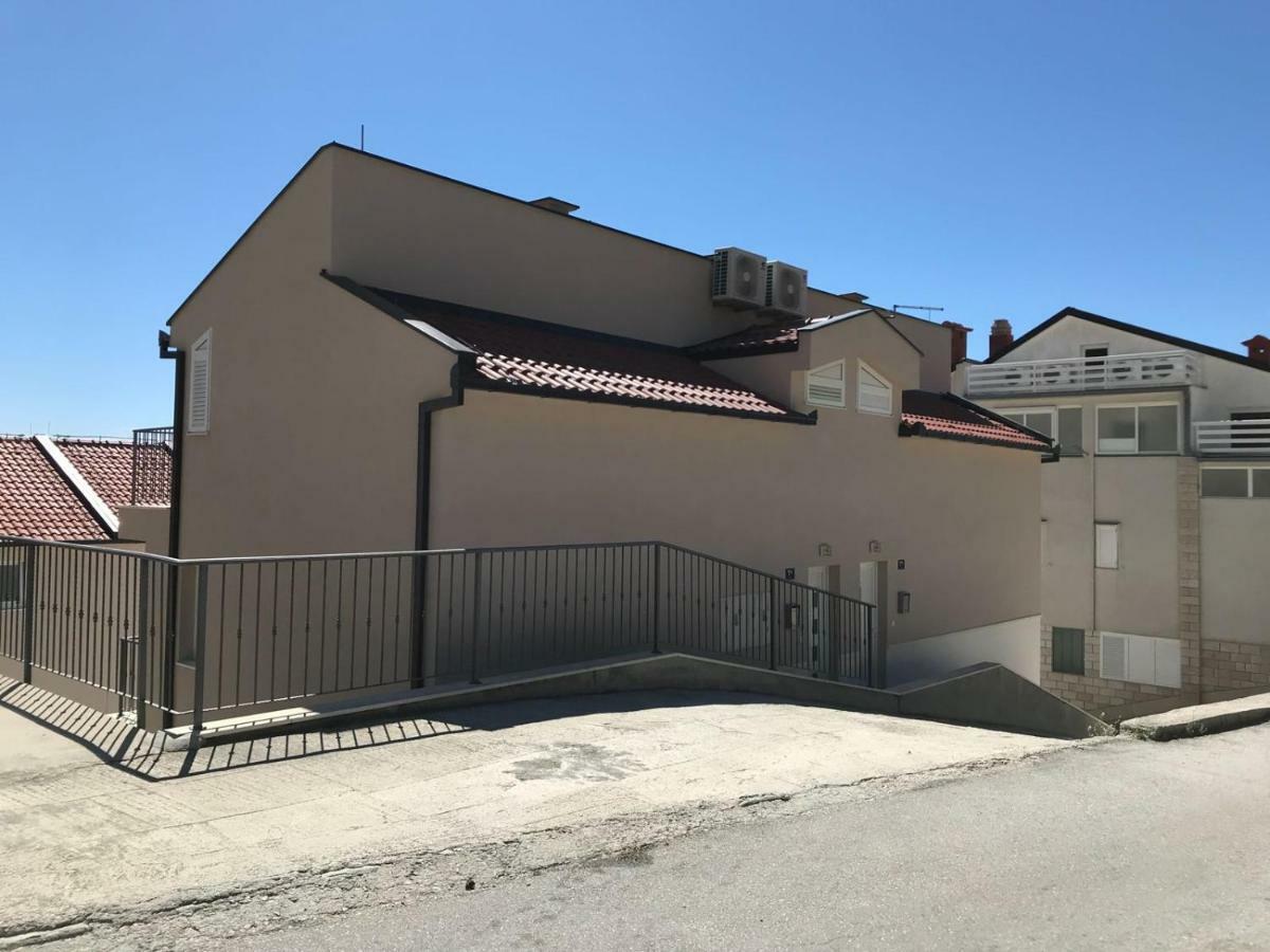 Sima Apartment Baška Voda Екстериор снимка